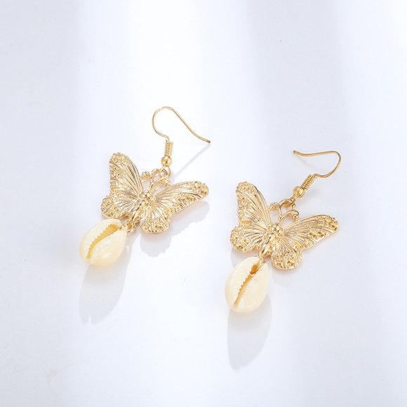 ๐Gold Butterfly Shell Earring Set - Picture 4 of 5